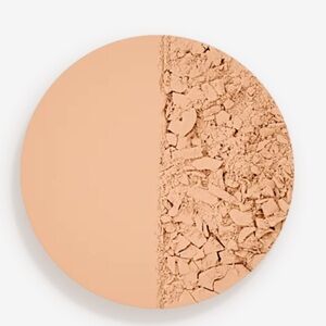 Charlotte Tilbury 
AIRBRUSH FLAWLESS FINISH REFILL in medium